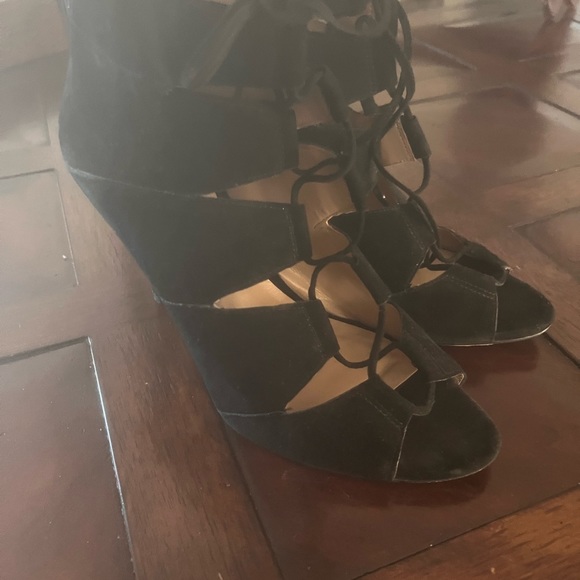 Tennis shoes and shoes - Picture 12 of 13